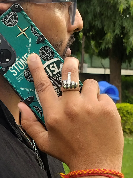 Rebel’s Vow – Middle Finger Punk Ring