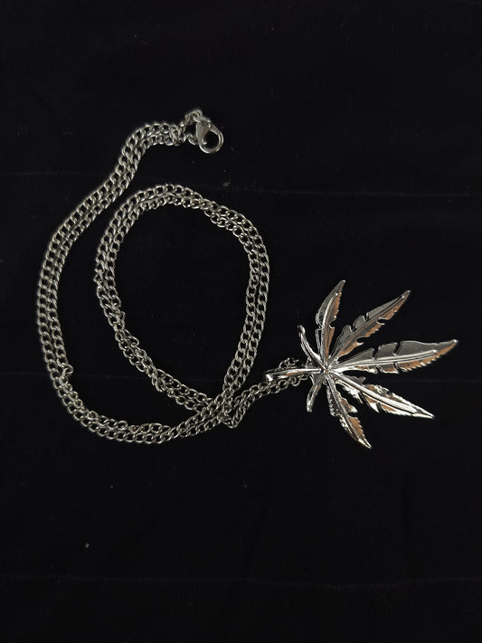 Maple Edge Pendant Necklace